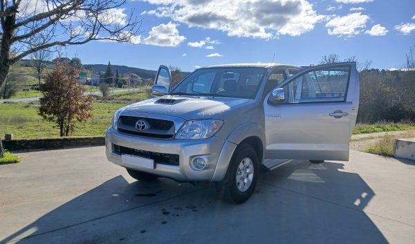 Toyota Hilux Tracker