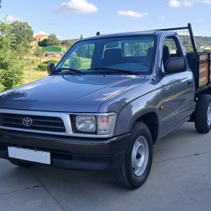 Toyota Hilux 4X2 Cinzenta