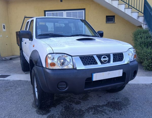Nissan D22 - Branca