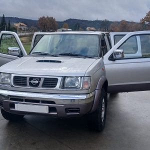 Nissan Navarra 4X4 Cinzenta