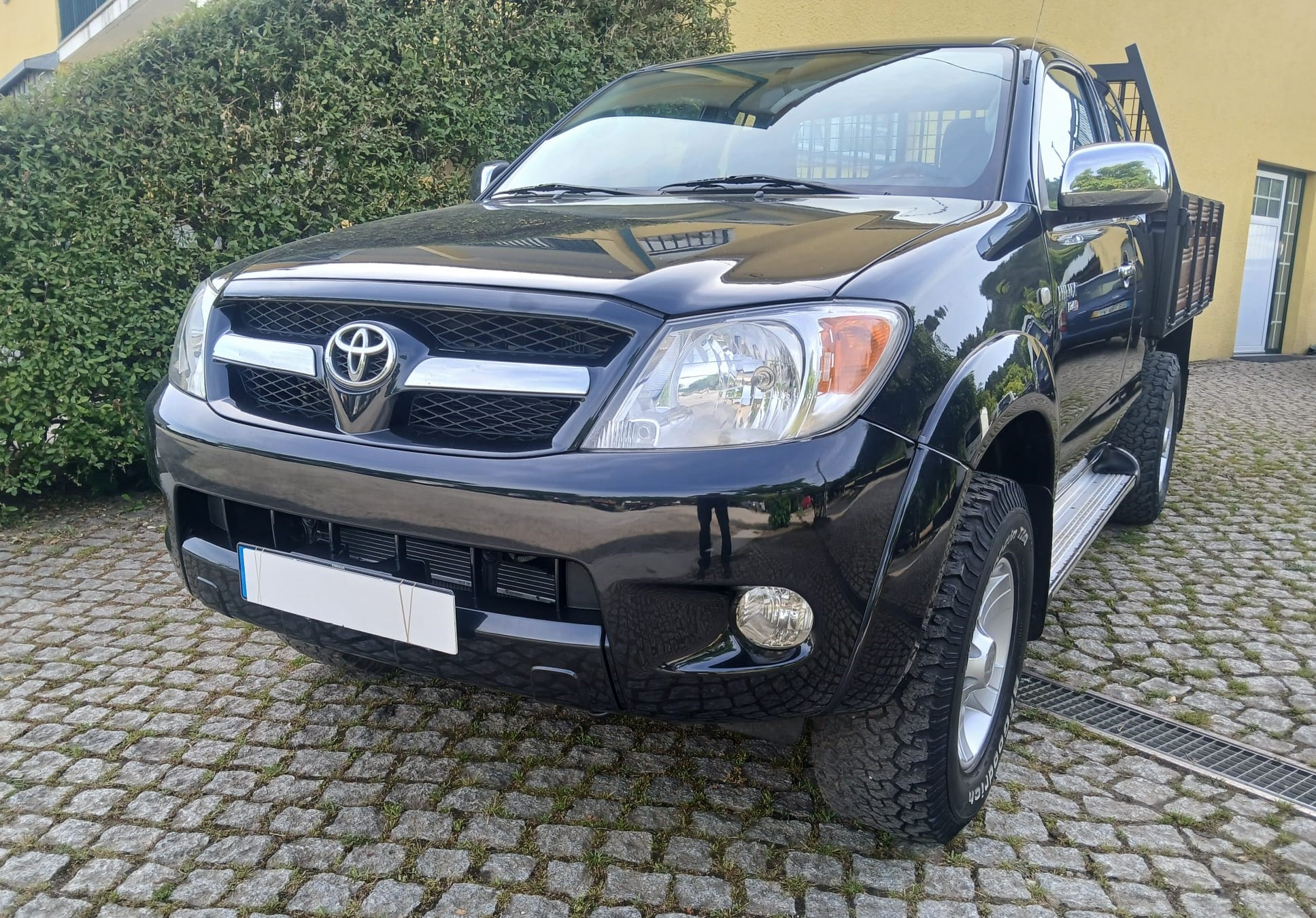 Toyota Hilux xcab 4X4 - Image 2
